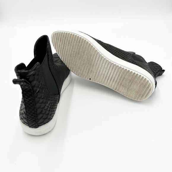 J/Slides Black Faux Reptile Pull On Pointed Toe Chelsea Boot Sneakers Size 7 - Picture 6 of 7